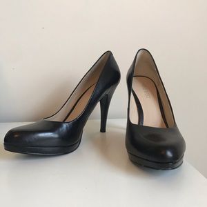 Black leather Pumps